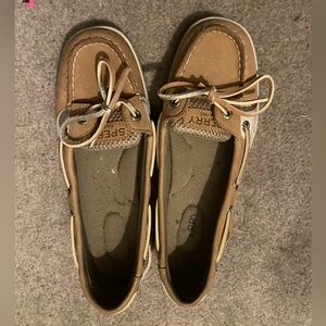 SPERRY SHOES // 5.5